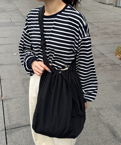 kutir（クティール）の「ナイロンショルダーバッグ（ショルダーバッグ・レディース・アイボリー/ブラック/グリーン・FREE）」の2枚目の写真