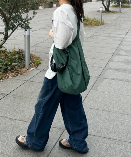 kutir（クティール）の「ナイロンショルダーバッグ（ショルダーバッグ・レディース・アイボリー/ブラック/グリーン・FREE）」の13枚目の写真