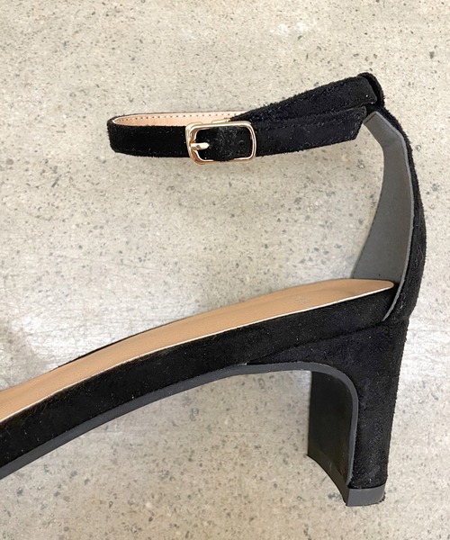 SHENERY（シーナリー）の「スクエアトゥストラップヒールサンダル（サンダル・レディース・ブラック/ゴールド/バーガンディー・38/36/37）」の7枚目の写真