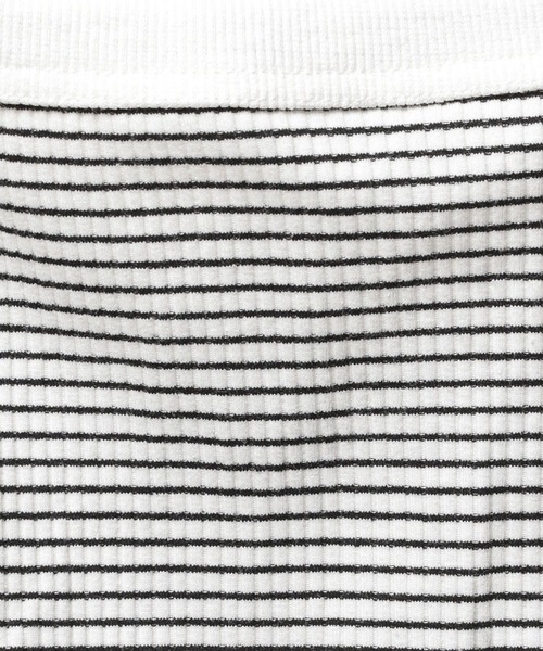 LOWRYS FARM（ローリーズファーム）の「ボーダークロップドタンクトップ　908733（タンクトップ・レディース・ブラック/ホワイト/イエロー・FREE）」の13枚目の写真