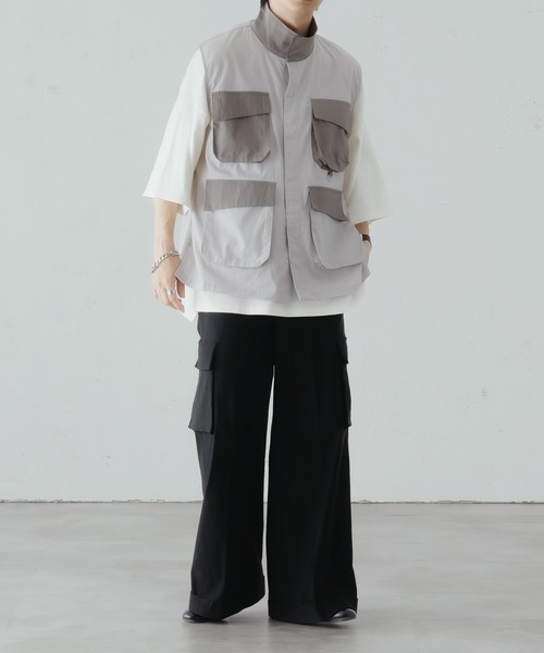 epnok（エプノック）の「マルチポケットジレベスト（ベスト・メンズ・ライトグレー/ブラック・SMALL/MEDIUM/LARGE）」の9枚目の写真