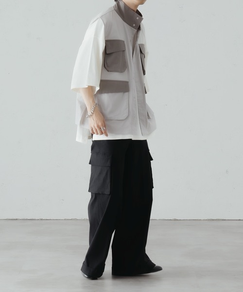 epnok（エプノック）の「マルチポケットジレベスト（ベスト・メンズ・ライトグレー/ブラック・SMALL/MEDIUM/LARGE）」の13枚目の写真