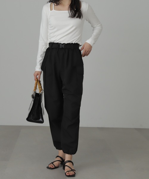 FREE'S MART（フリーズマート）の「ベルト付きパラシュートパンツ（カーゴパンツ・レディース・ブラック/ライトベージュ・MEDIUM/SMALL）」の5枚目の写真