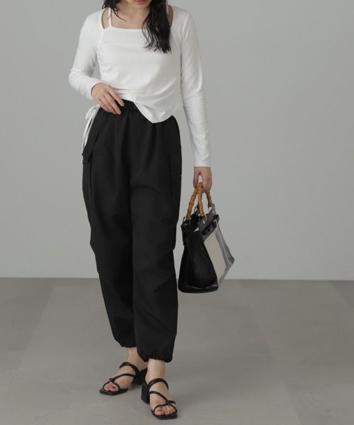 FREE'S MART（フリーズマート）の「ベルト付きパラシュートパンツ（カーゴパンツ・レディース・ブラック/ライトベージュ・MEDIUM/SMALL）」の3枚目の写真