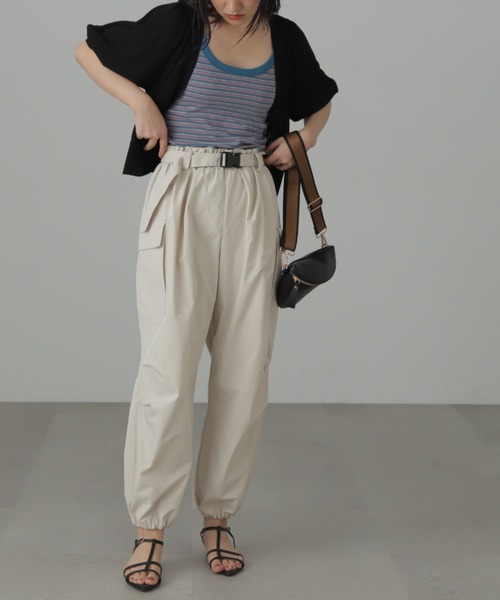 FREE'S MART（フリーズマート）の「ベルト付きパラシュートパンツ（カーゴパンツ・レディース・ブラック/ライトベージュ・MEDIUM/SMALL）」の4枚目の写真