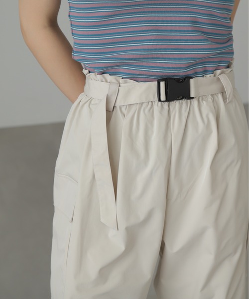 FREE'S MART（フリーズマート）の「ベルト付きパラシュートパンツ（カーゴパンツ・レディース・ブラック/ライトベージュ・MEDIUM/SMALL）」の9枚目の写真