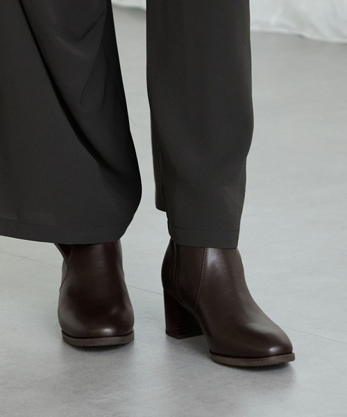 ORiental TRaffic(オリエンタルトラフィック)の「\ 美脚 / チャンキー ヒール ミドルブーツ 31408(ブーツ・レディース・ホワイト/ベージュ/ブラック/モカ/ダークグレー/ブラウン・S/M/L/LL/3L/SS)」の4枚目の写真