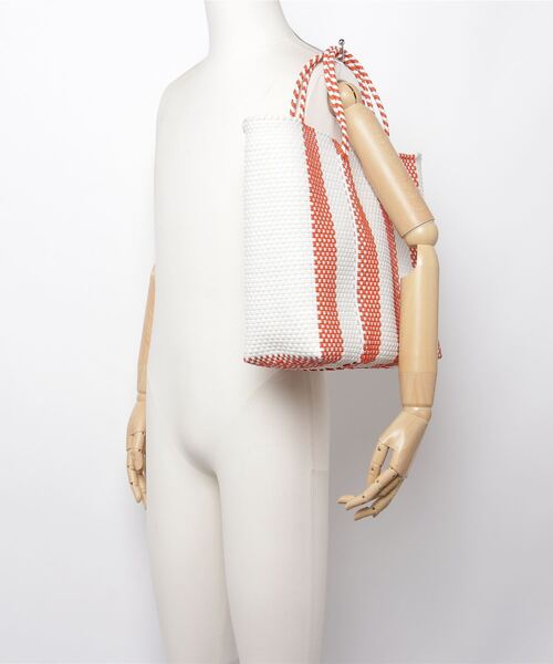 Moon Bird(ムーンバード)の「【Moon Bird/ムーンバード】手編みのメルカドバッグSTRIPE(L)(かごバッグ・レディース・レッド・FREE)」の2枚目の写真