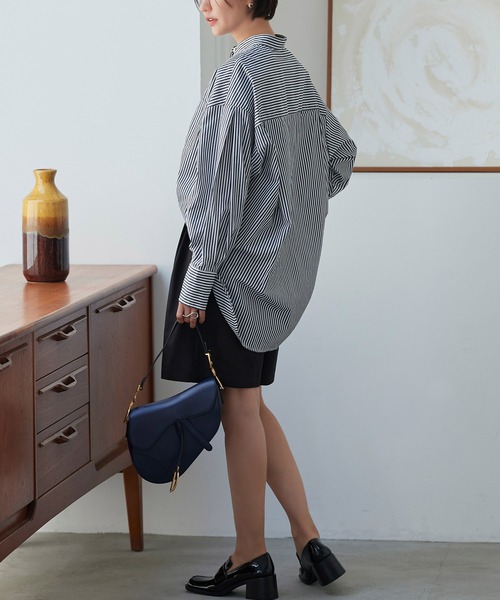 RUIRUE BOUTIQUE(ルイルエブティック)の「洗える | ストライプオーバーサイズ長袖シャツ | 長袖 スタンドカラー トップス 体型カバー オーバーサイズ オフィスカジュアル 通勤服 華やか ストライプ シャツ(シャツ/ブラウス・レディース・ブルー/ブラック/グリーン・L/M/XS/S)」の17枚目の写真