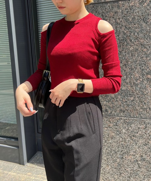 SPIGA(スピーガ)の「オープンショルダーニット(ニット/セーター・レディース・ブラック/ワイン/ホワイト・FREE)」の3枚目の写真