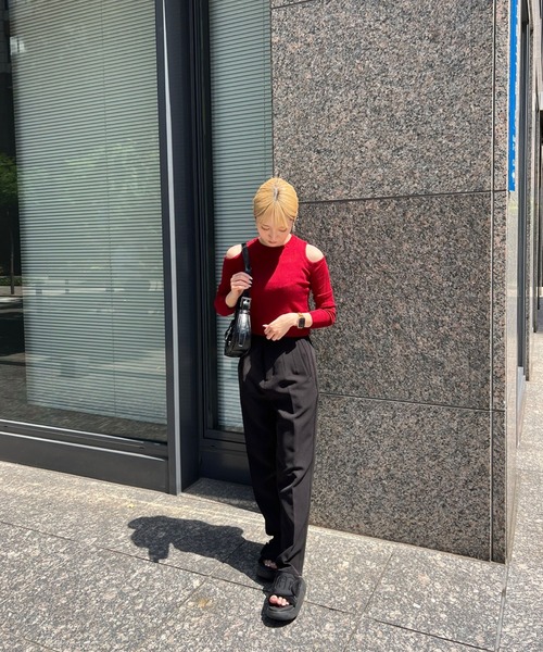 SPIGA(スピーガ)の「オープンショルダーニット(ニット/セーター・レディース・ブラック/ワイン/ホワイト・FREE)」の7枚目の写真