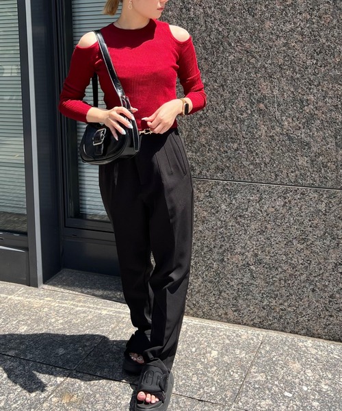 SPIGA(スピーガ)の「オープンショルダーニット(ニット/セーター・レディース・ブラック/ワイン/ホワイト・FREE)」の8枚目の写真