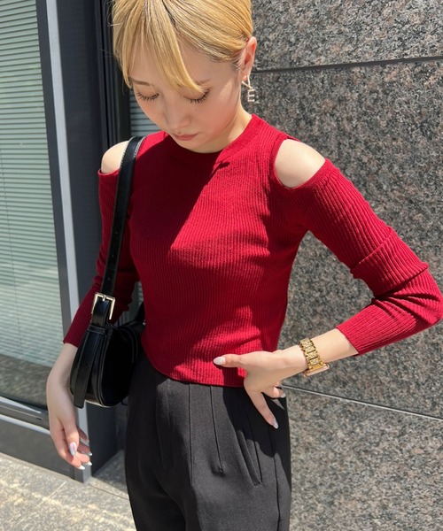 SPIGA(スピーガ)の「オープンショルダーニット(ニット/セーター・レディース・ブラック/ワイン/ホワイト・FREE)」の12枚目の写真