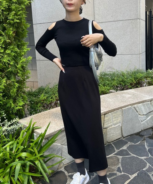 SPIGA(スピーガ)の「オープンショルダーニット(ニット/セーター・レディース・ブラック/ワイン/ホワイト・FREE)」の16枚目の写真