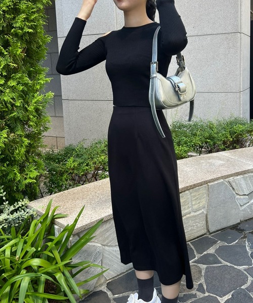 SPIGA(スピーガ)の「オープンショルダーニット(ニット/セーター・レディース・ブラック/ワイン/ホワイト・FREE)」の17枚目の写真