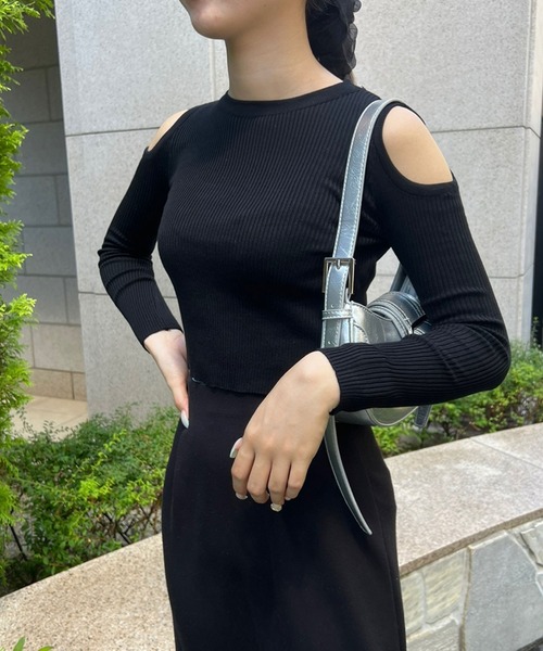 SPIGA(スピーガ)の「オープンショルダーニット(ニット/セーター・レディース・ブラック/ワイン/ホワイト・FREE)」の18枚目の写真