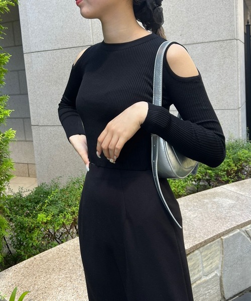 SPIGA(スピーガ)の「オープンショルダーニット(ニット/セーター・レディース・ブラック/ワイン/ホワイト・FREE)」の21枚目の写真