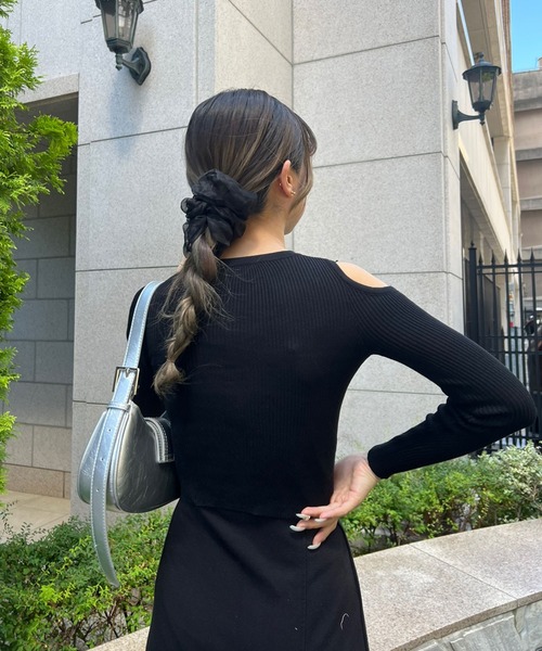 SPIGA(スピーガ)の「オープンショルダーニット(ニット/セーター・レディース・ブラック/ワイン/ホワイト・FREE)」の22枚目の写真