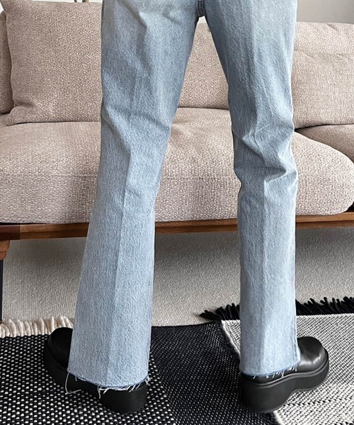 LOWRYS FARM（ローリーズファーム）の「CONEスリットデニム 964508（デニムパンツ・レディース・ブルー/ネイビー・MEDIUM/LARGE）」の4枚目の写真