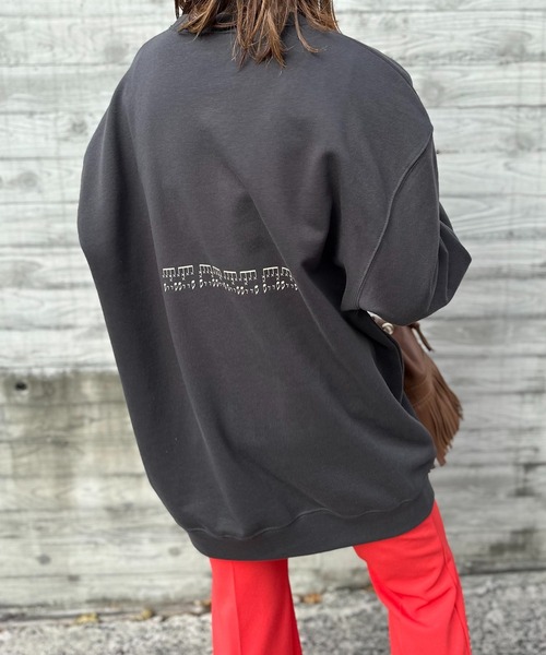 mi via loca（ミヴィアロカ）の「United Athle リズミック コットン100ウラケ ロゴスウェット 【PT NO. MVL007 ※2A】（スウェット・レディース・オフホワイト/オートミール/スミクロ・MEDIUM/X-LARGE）」の2枚目の写真