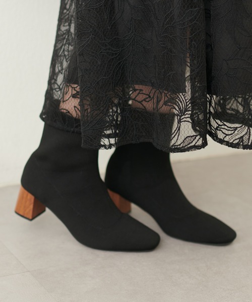 natural couture（ナチュラルクチュール）の「スクエアトゥニットブーツ（その他シューズ・レディース・モカ/ライトベージュ/ブラック・SMALL/LARGE/MEDIUM）」の5枚目の写真