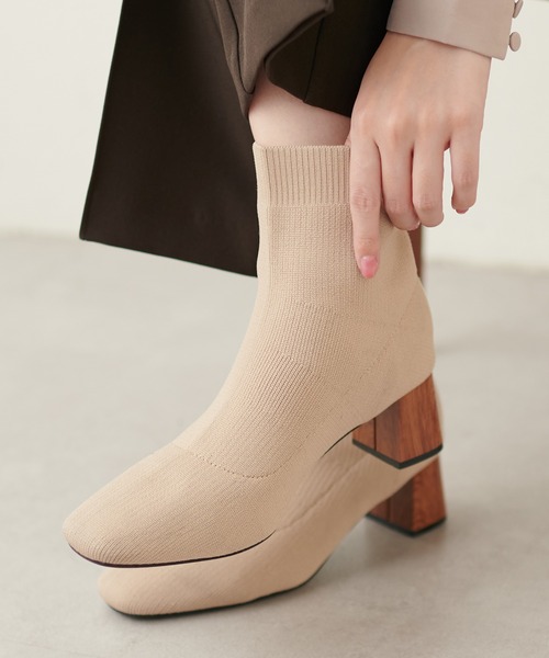 natural couture（ナチュラルクチュール）の「スクエアトゥニットブーツ（その他シューズ・レディース・モカ/ライトベージュ/ブラック・SMALL/LARGE/MEDIUM）」の8枚目の写真