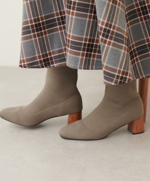 natural couture（ナチュラルクチュール）の「スクエアトゥニットブーツ（その他シューズ・レディース・モカ/ライトベージュ/ブラック・SMALL/LARGE/MEDIUM）」の14枚目の写真