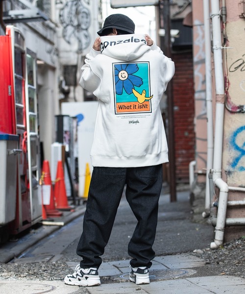 （What it isNt）ART BY MARKGONZALES（ワットイットイズント）の「『(What it isNt) ART BY MARK GONZALES/アートバイマークゴンザレス』RELAX FIT長袖パーカー（パーカー・メンズ・ホワイト/ピンク/ロイヤルブルー/イエロー/レッド・M/L）」の10枚目の写真