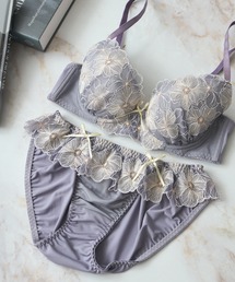 Dolce Fiora(h`FtBI)́ymC[݂ȒSnz苹xĂ\tgC[uV[c(u&V[c)