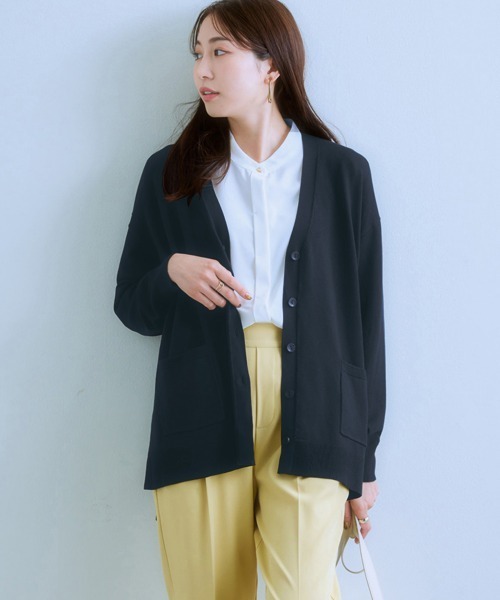 7days Life Styling(セブンデイズライフスタイリング)の「サイドスリットVネックカーディガン(毛玉になりにくい・静電防止・UVカット・タンブル乾燥OK)(ニット/セーター・レディース・ネイビー/サックスブルー/杢グレー・S/M/L/LL)」の1枚目の写真