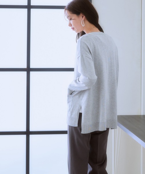 7days Life Styling(セブンデイズライフスタイリング)の「サイドスリットVネックカーディガン(毛玉になりにくい・静電防止・UVカット・タンブル乾燥OK)(ニット/セーター・レディース・ネイビー/サックスブルー/杢グレー・S/M/L/LL)」の11枚目の写真