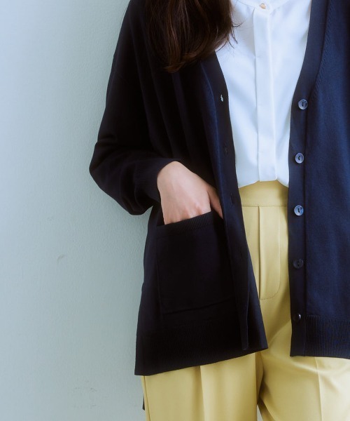 7days Life Styling(セブンデイズライフスタイリング)の「サイドスリットVネックカーディガン(毛玉になりにくい・静電防止・UVカット・タンブル乾燥OK)(ニット/セーター・レディース・ネイビー/サックスブルー/杢グレー・S/M/L/LL)」の14枚目の写真