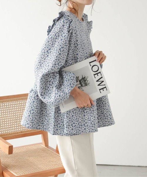 SUGAR BISKET（シュガービスケット）の「フラワージャガードトップス（Tシャツ/カットソー・レディース・ベージュ/ブラック/グレー/ブルー・フリー）」の4枚目の写真