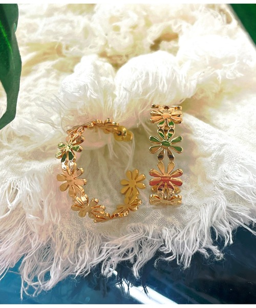 anap mimpi(アナップミンピ)の「フラワー フープ ピアス(ピアス(両耳用)・レディース・ゴールド・FREE)」の3枚目の写真