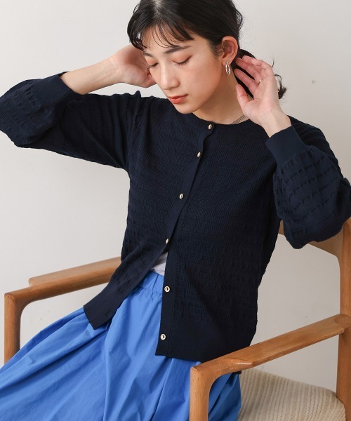 Bou Jeloud(ブージュルード)の「ギャザー編みニットカーディガン(カーディガン/ボレロ・レディース・ネイビー/オレンジ・FREE)」の3枚目の写真