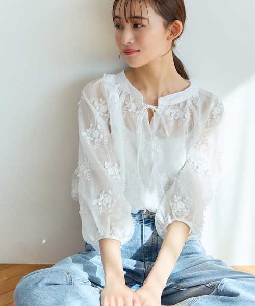 fifth(フィフス)の「フラワー刺繍シアーブラウス(シャツ/ブラウス・レディース・ベージュ/ホワイト・M)」の5枚目の写真