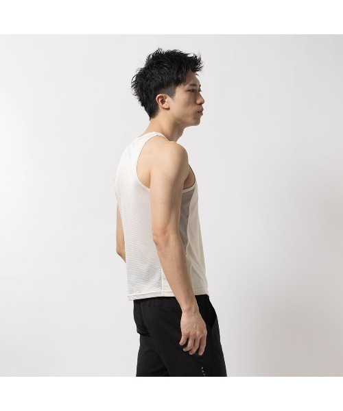 Reebok(リーボック)の「ランニング スピードウィック シングレット / RUN SPEEDWICK SINGLET(タンクトップ・メンズ・アイボリー/ライトブルー・LARGE/MEDIUM/SMALL/XX-LARGE/X-LARGE)」の3枚目の写真