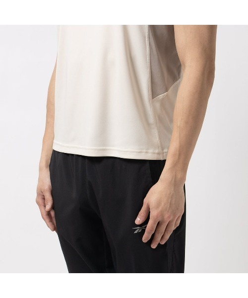 Reebok(リーボック)の「ランニング スピードウィック シングレット / RUN SPEEDWICK SINGLET(タンクトップ・メンズ・アイボリー/ライトブルー・LARGE/MEDIUM/SMALL/XX-LARGE/X-LARGE)」の6枚目の写真