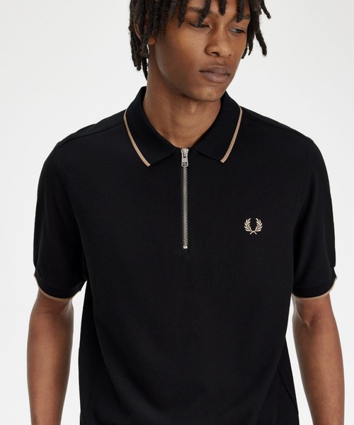 FRED PERRY（フレッドペリー）の「Crepe Pique Zip Neck Polo Shirt（ポロシャツ・メンズ・ブラック/ホワイト・M/L）」の2枚目の写真