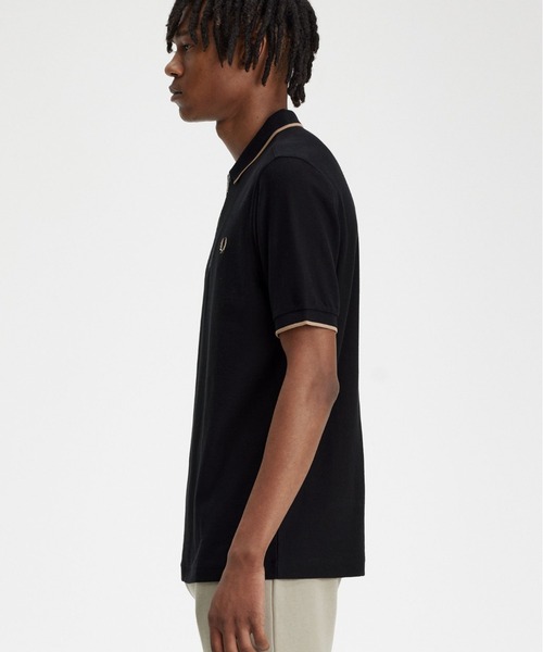 FRED PERRY（フレッドペリー）の「Crepe Pique Zip Neck Polo Shirt（ポロシャツ・メンズ・ブラック/ホワイト・M/L）」の9枚目の写真