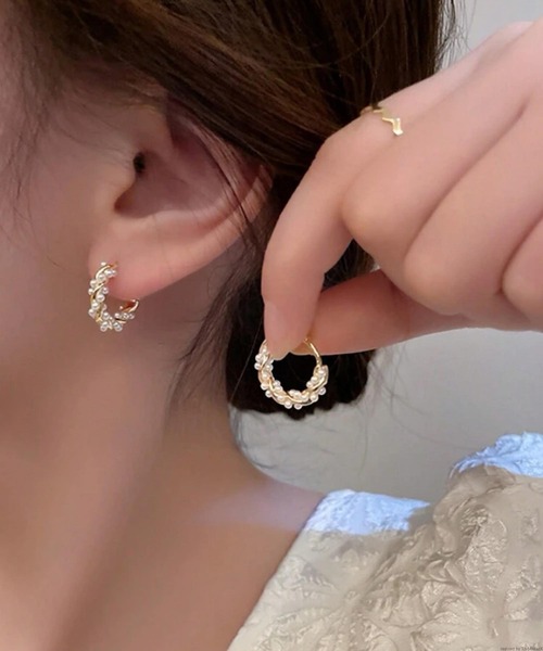TONE SELECT GOODS（トーンセレクトグッズ）の「Liaa/メタル パールピアス A18287（ピアス（両耳用）・レディース・ゴールド系その他/ゴールド系その他2/ゴールド系その他3/ゴールド系その他4/ゴールド系その他5・FREE）」の5枚目の写真