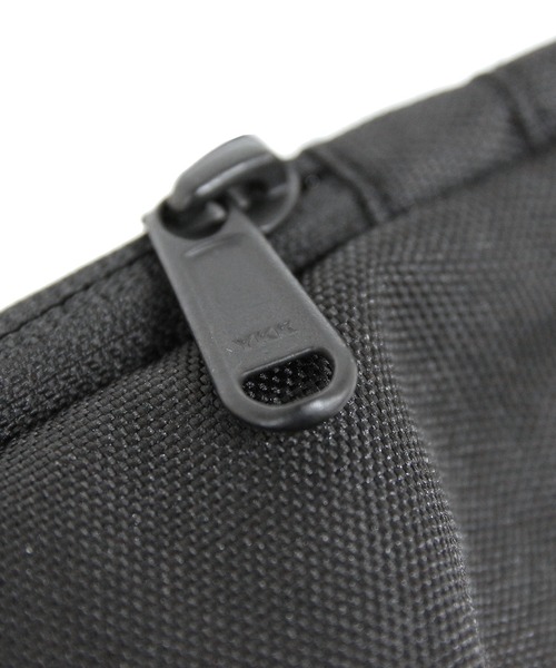 MICHAEL LINNELL（マイケル リンネル）の「【MICHAEL LINNELL/マイケルリンネル】Waist Bag　ウエストバッグ　ブラックのリフレクタープリント　高い撥水性（ボディバッグ/ウエストポーチ・メンズ・ベージュ/ブラック/ブルー・FREE）」の9枚目の写真