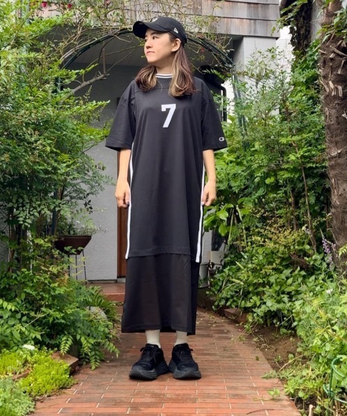Champion（チャンピオン）の「チャンピオン ONEPIECE DRESS（ワンピース・レディース・ブラック/ダークグリーン・M/L）」の4枚目の写真