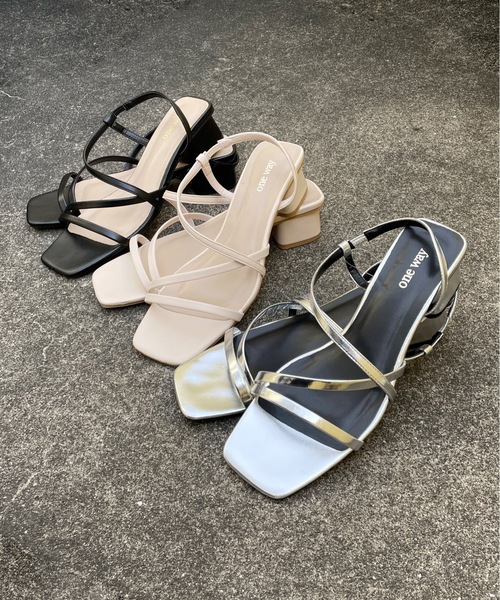 one wayザッカ（ワンウェイザッカ）の「ストラップサンダル（サンダル・レディース・ベージュ/ブラック/シルバー・LARGE/MEDIUM/X-LARGE/SMALL）」の8枚目の写真
