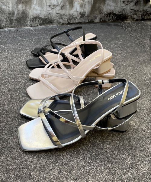 one wayザッカ（ワンウェイザッカ）の「ストラップサンダル（サンダル・レディース・ベージュ/ブラック/シルバー・LARGE/MEDIUM/X-LARGE/SMALL）」の9枚目の写真