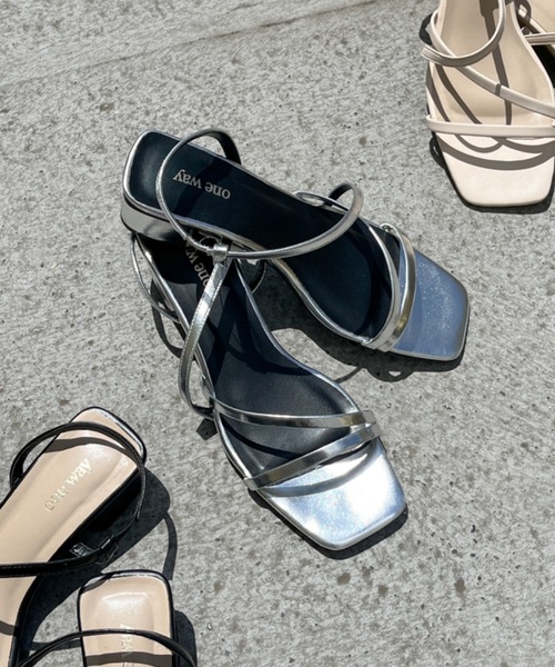 one wayザッカ（ワンウェイザッカ）の「ストラップサンダル（サンダル・レディース・ベージュ/ブラック/シルバー・LARGE/MEDIUM/X-LARGE/SMALL）」の22枚目の写真