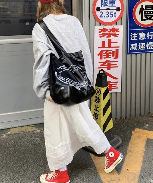 Vipoa（ヴィポア）の「URBAN OVAL LOGO BIG TOTE BAG（トートバッグ・レディース・シルバー/ブラック・FREE）」の14枚目の写真