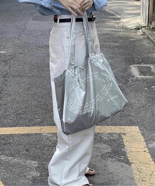 Vipoa（ヴィポア）の「URBAN OVAL LOGO BIG TOTE BAG（トートバッグ・レディース・シルバー/ブラック・FREE）」の18枚目の写真