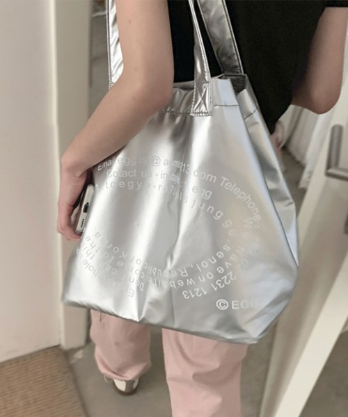 Vipoa（ヴィポア）の「URBAN OVAL LOGO BIG TOTE BAG（トートバッグ・レディース・シルバー/ブラック・FREE）」の7枚目の写真