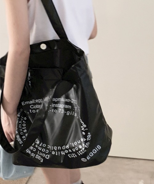 Vipoa（ヴィポア）の「URBAN OVAL LOGO BIG TOTE BAG（トートバッグ・レディース・シルバー/ブラック・FREE）」の12枚目の写真